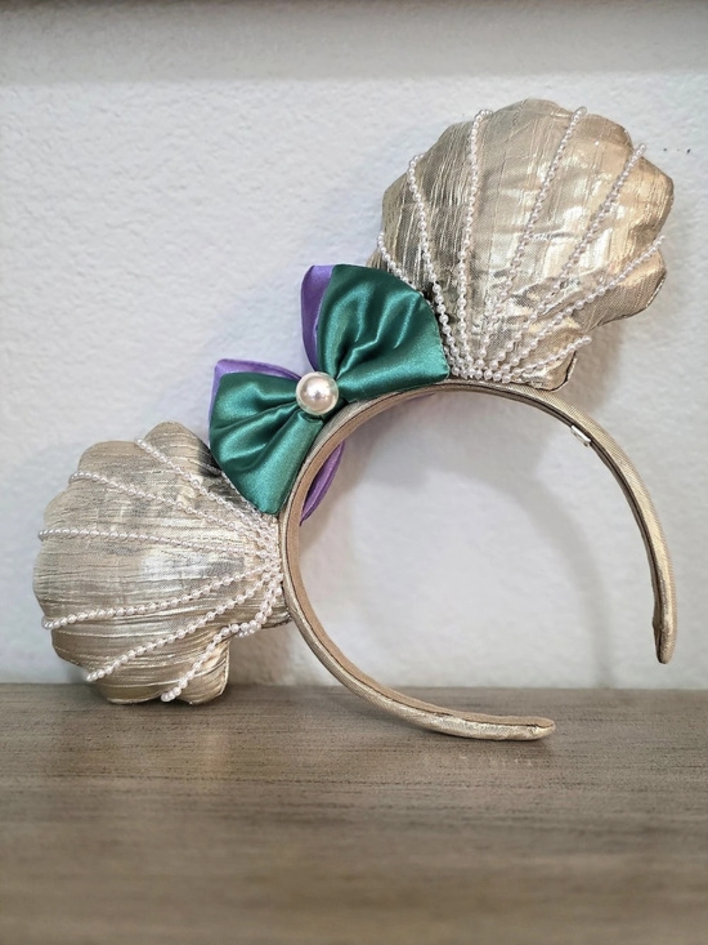 Disney Minnie Mouse ears headband Gold & Green Like New